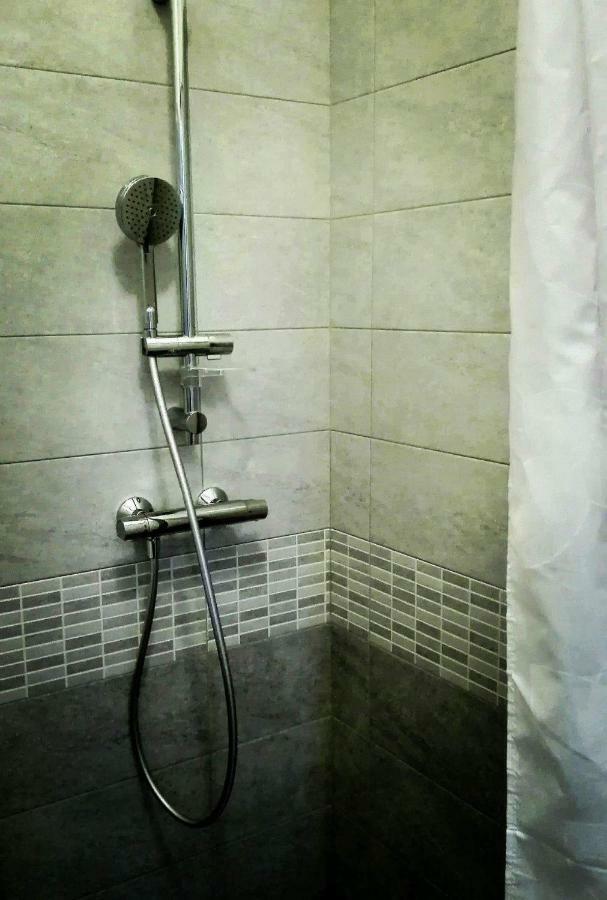 Tra Menta E Meliga Hotel Carignano  Szoba fotó